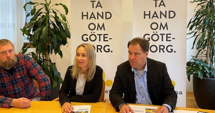Jessica Blixt och Martin Wannholt presenterar Demokraternas budgetförslag för Göteborgs stad 2022.
