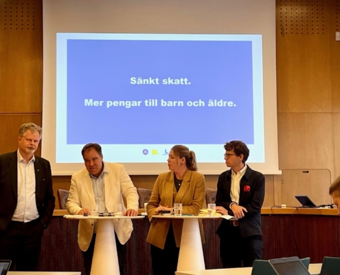 Axel Josefsson (M), Martin Wannholt (D), Elisabeth Lann (KD) och Axel Darvik (L) presenterar budgetförslag för Göteborg 2025